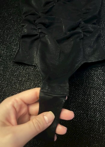 Siyah Simli Pilili İnce Askılı bluz - Görsel 2