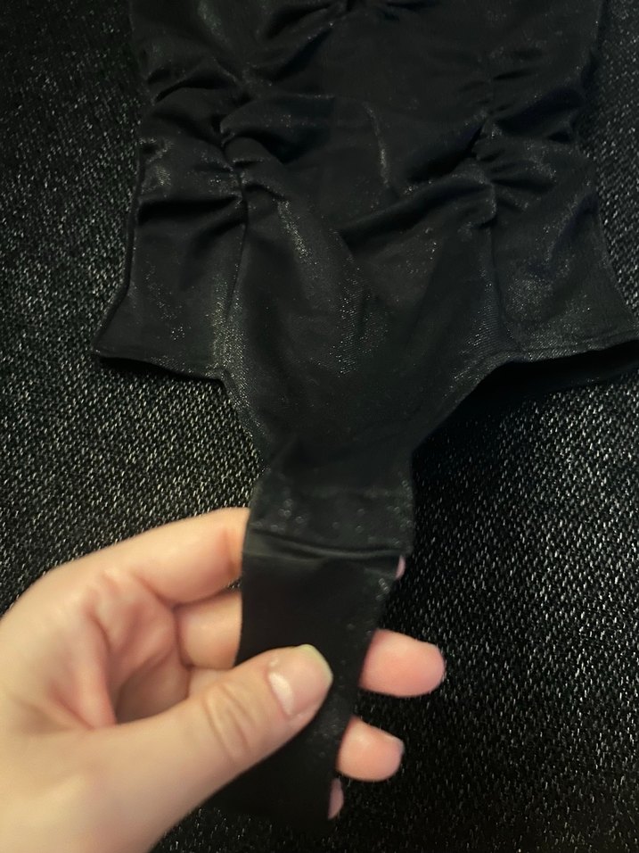 Siyah Simli Pilili İnce Askılı bluz - Görsel 2