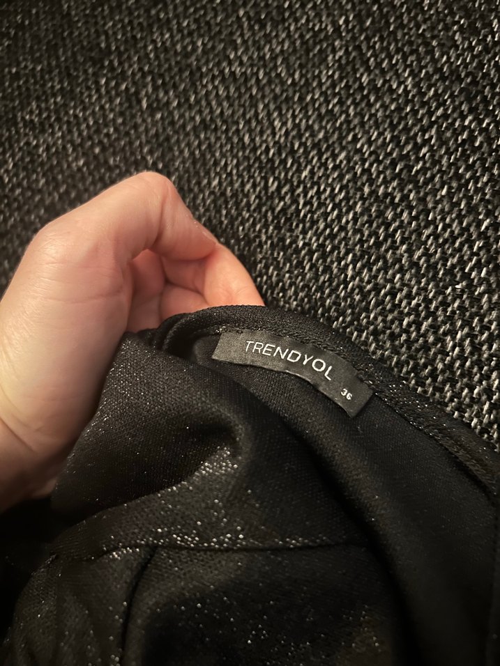 Siyah Simli Pilili İnce Askılı bluz - Görsel 5