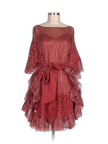 BCBG Maxazria Kısa Elbise %70 İndirimli.