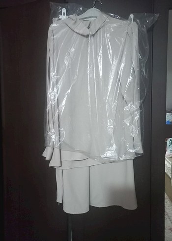 Bej Yüksek Yakalı Uzun Kollu Şık Takım - Görsel 6