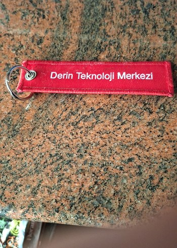 Kırmızı Derin Teknoloji Merkezi Anahtarlık