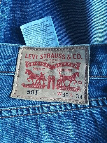 LEVI STRAUSS CO W32 L34 501 UNISEX