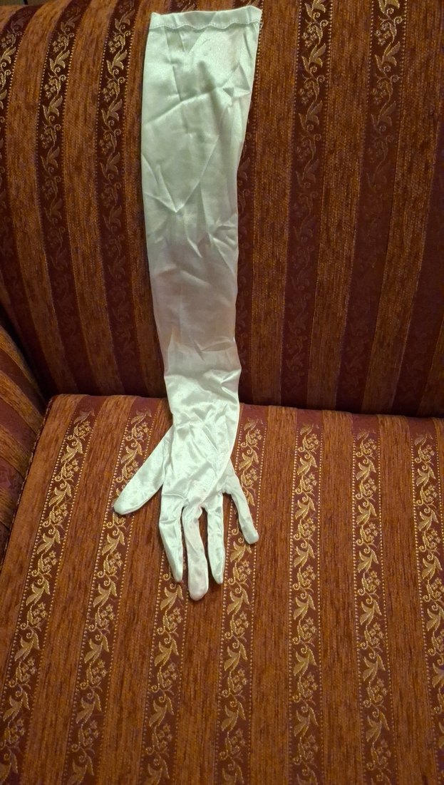 Beyaz Parlak Drapeli Kadın Eldiveni.Tek - Görsel 3