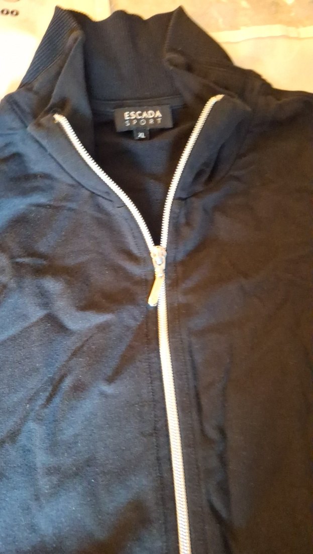 Escada Sport xl siyah üst - Görsel 4