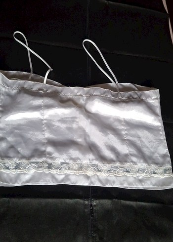 Düğmeli Beyaz Parlak Saten,Dantel Detaylı,önden dügmeli - Görsel 3