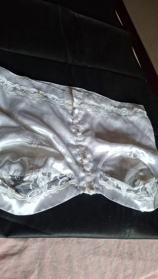 Düğmeli Beyaz Parlak Saten,Dantel Detaylı,önden dügmeli - Görsel 4