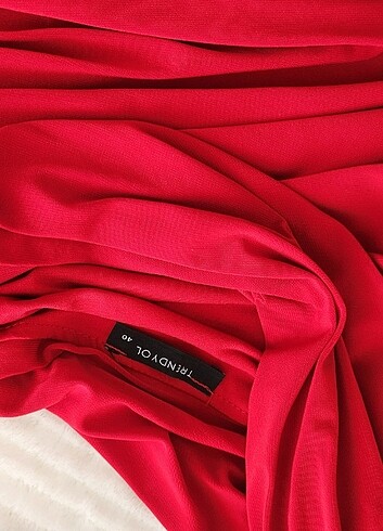 Kırmızı elbise - Görsel 6
