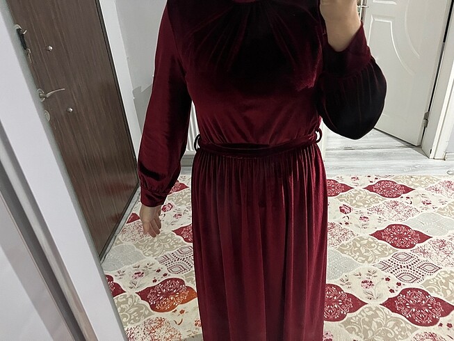 m Beden bordo Renk Kadife elbise