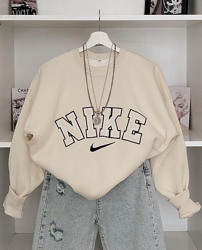 Kabartmalı Nike Sweat
