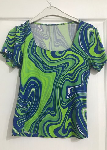 Yeşil Batik Desenli Kısa Kollu Kadın Bluz
