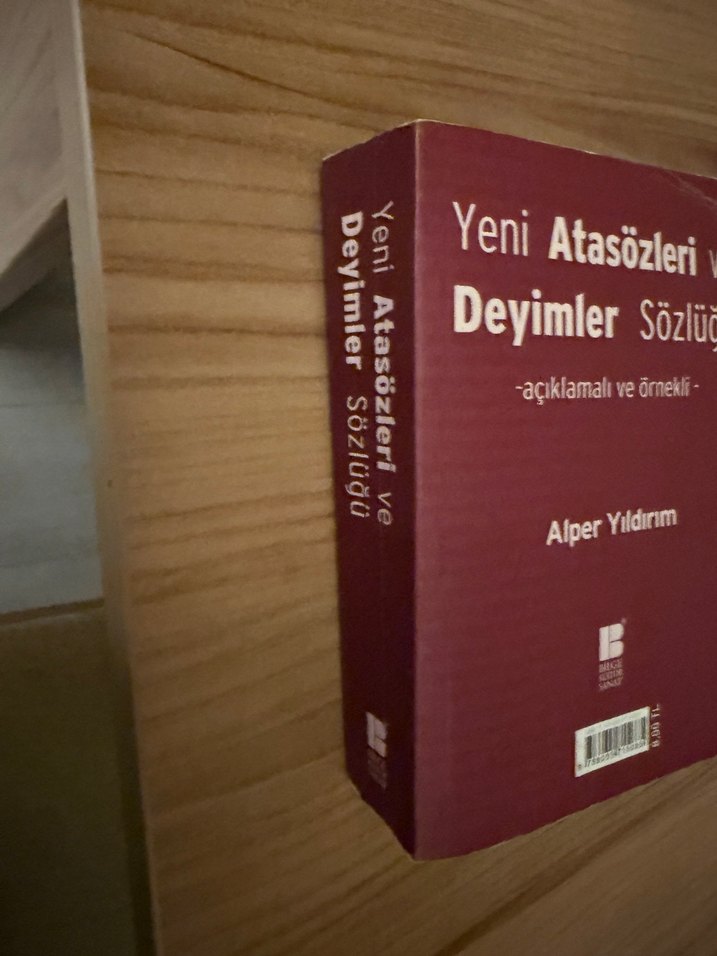 Yeni Atasözleri ve Deyimler Sözlüğü - Alper Yıldırım - Görsel 4