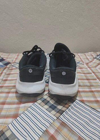 Nike legend essential 3 