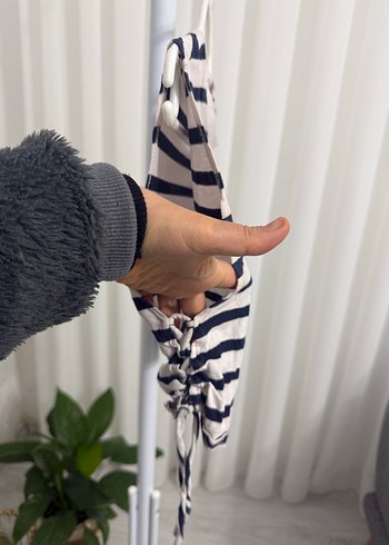 Bej Çizgili Kolsuz Crop Top - Görsel 4