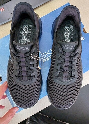 43 Beden Skechers 43.5 hiç kullanılmamış