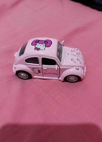 Hello kitty oyuncak araba