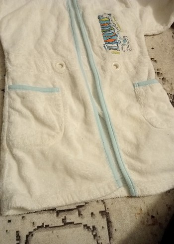 Kapüşonlu Erkek Çocuk Nakışlı Bornoz - Görsel 3