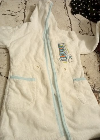 Kapüşonlu Erkek Çocuk Nakışlı Bornoz