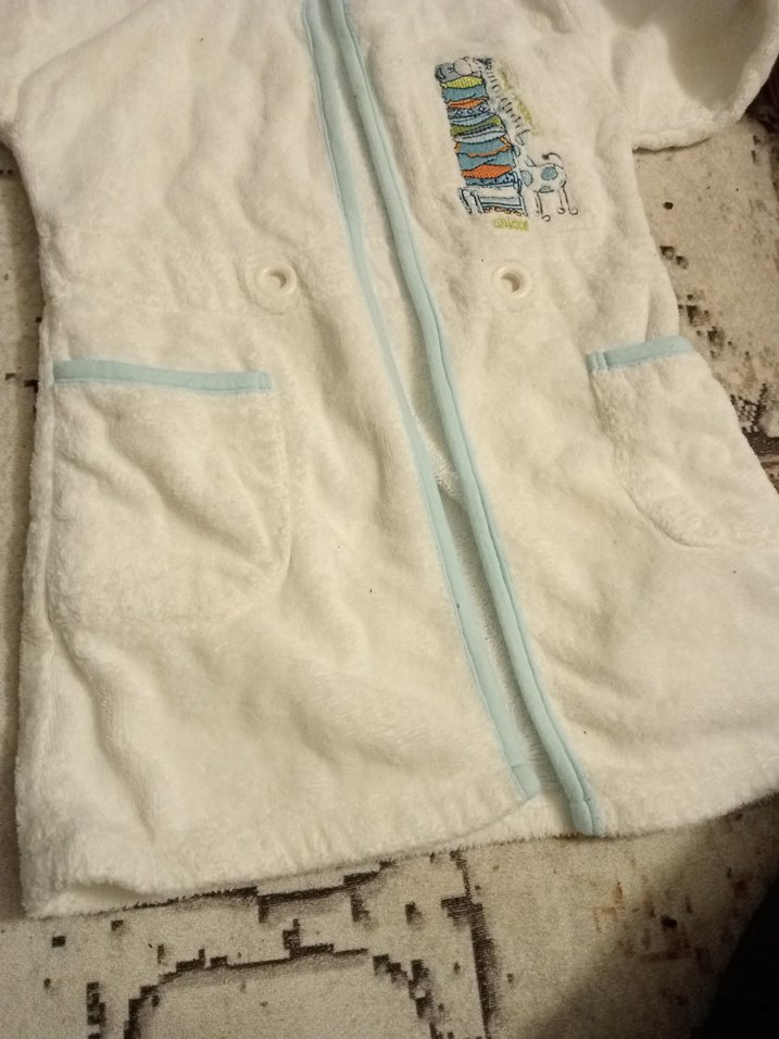 Kapüşonlu Erkek Çocuk Nakışlı Bornoz - Görsel 3