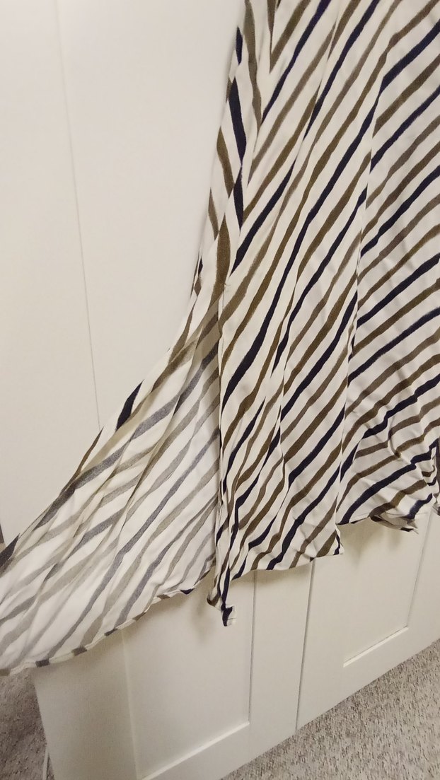 Bej Zebra Desenli Uzun Keten Elbise - Görsel 4