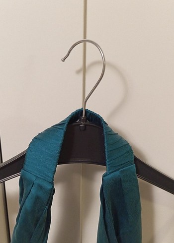 Turkuaz Drapeli V Yakalı Midi Elbise - Görsel 3