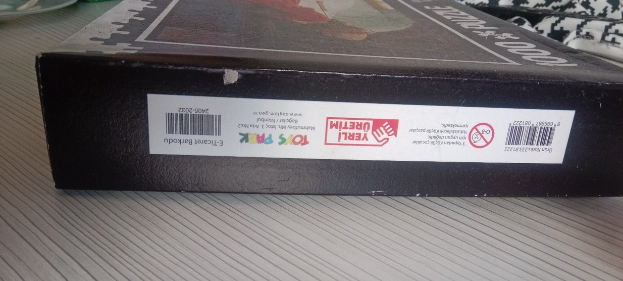 1000 Parça Kırmızı Figürlü Puzzle - Görsel 3