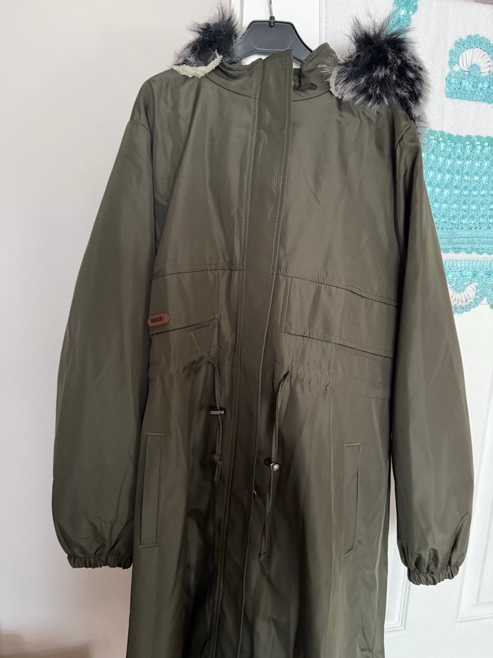 Kapüşonlu Uzun Kadın Mont - Görsel 2