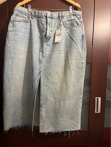 SON İNDİRİM MANGO önden yırtmaçlı jean etek