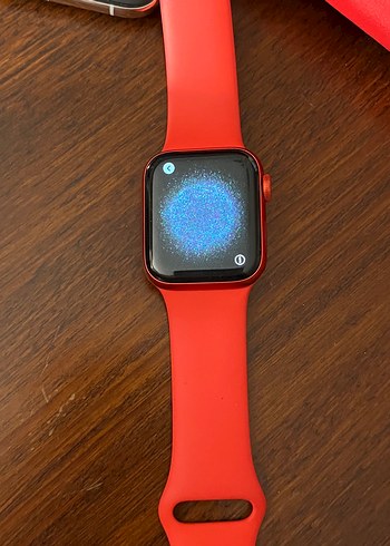 Apple Watch Kırmızı Apple Watch 4 Akıllı Saat