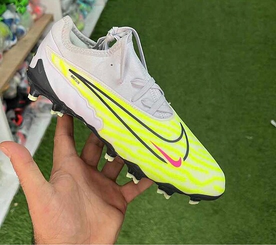 Nike Phantom