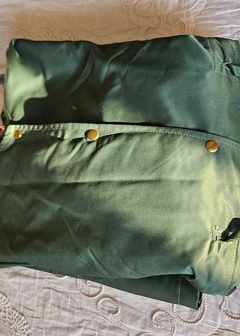 Çıtçıtlı Uzun Zümrüt Yeşili Kadın Yağmurluk - Görsel 6