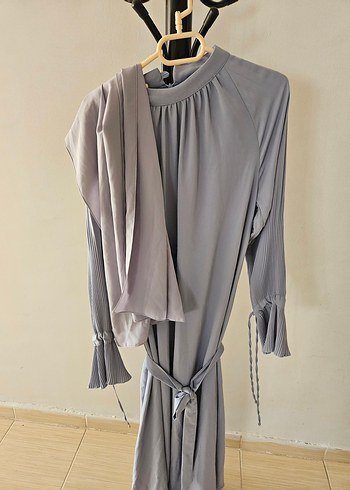 Mavi Gri Tesettür Medine ipeği Elbise ve Medine ipeği gri şal - Görsel 8