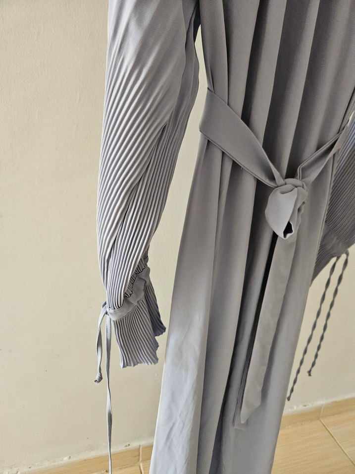 Mavi Gri Tesettür Medine ipeği Elbise ve Medine ipeği gri şal - Görsel 4