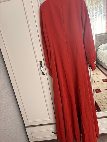 38 Beden kırmızı Renk Kırmızı fırfırlı abiye