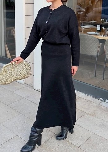 Düğmeli Parlak Siyah Etekli Takım - Görsel 4