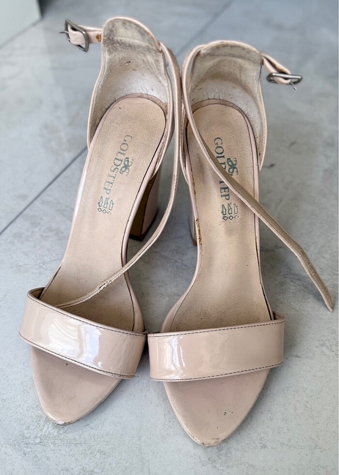 Topuklu ayakkabı - Görsel 2