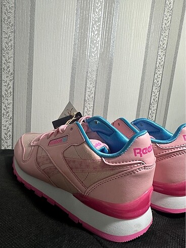 34 Beden Reebok kız çocuk ayakkabısı 34 numara