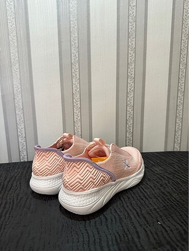 35 Beden Kinetix pudra pembe 35 numara