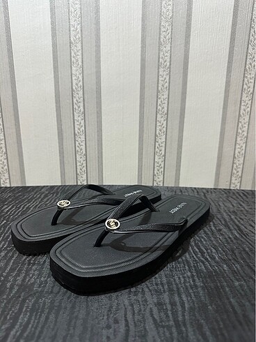 nine West parmak arası terlik 38 numara