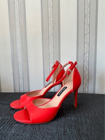 Nine West kırmızı topuklu 37 numara