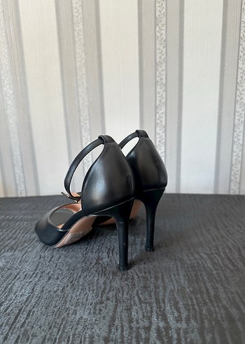 36 Beden siyah Renk Nine West siyah topuklu 36 numara