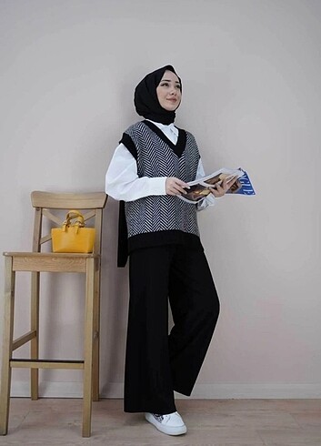 Beli Lastikli Bol Kesim Siyah Pantolon 
