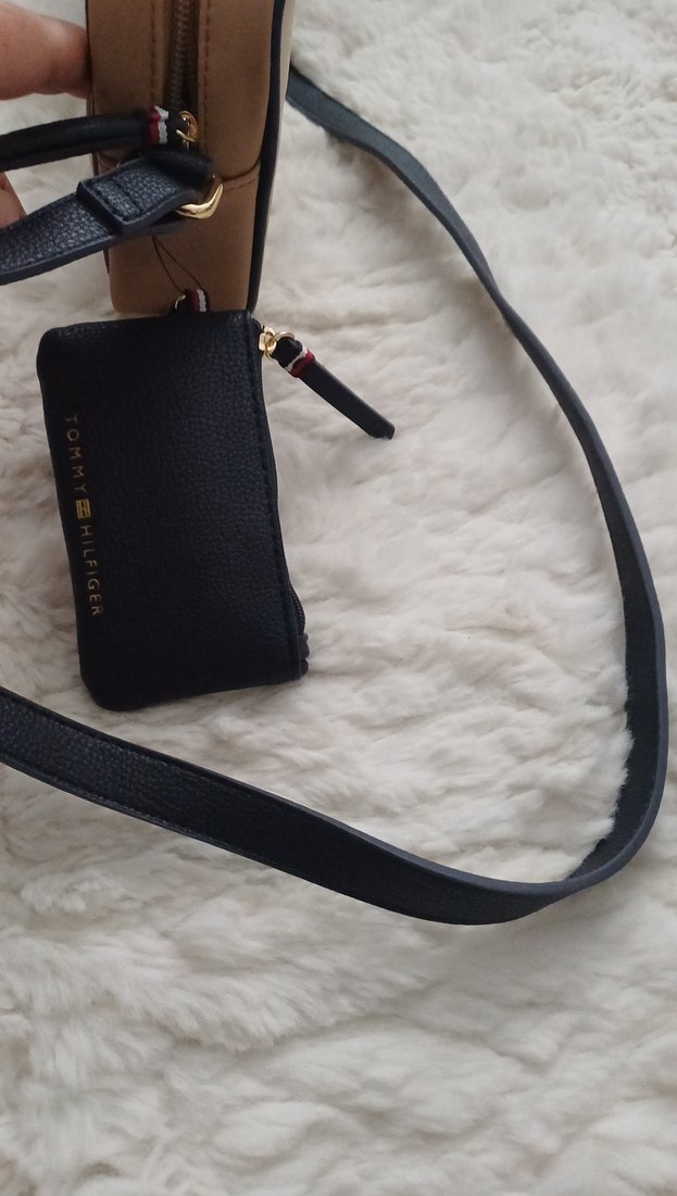 Tommy Hilfiger Bej Deri Bel Çantası - Görsel 4