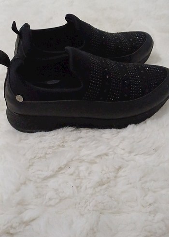 Siyah Dolgu Topuklu Kadın Spor Ayakkabı - Görsel 4
