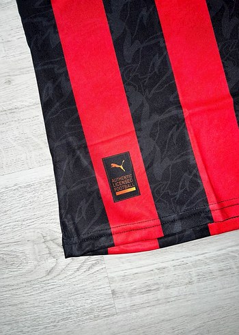 A.C.Milan 2021/2022 iç saha forması - Görsel 5