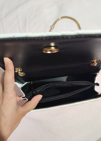 Zincir Detaylı Beyaz Deri Kadın Çanta - Görsel 5