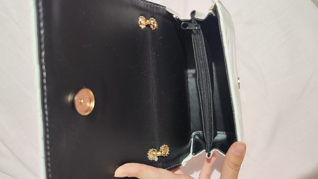 Zincir Detaylı Beyaz Deri Kadın Çanta - Görsel 4