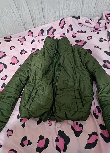 Kısa şişme mont