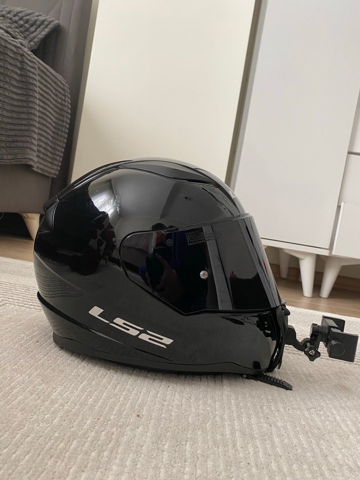 Ls2 parlak siyah kask - Görsel 2