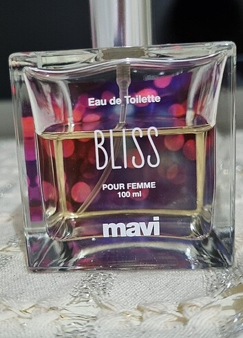  mavi Bliss parfum görseldeki kadar kullanıldı.